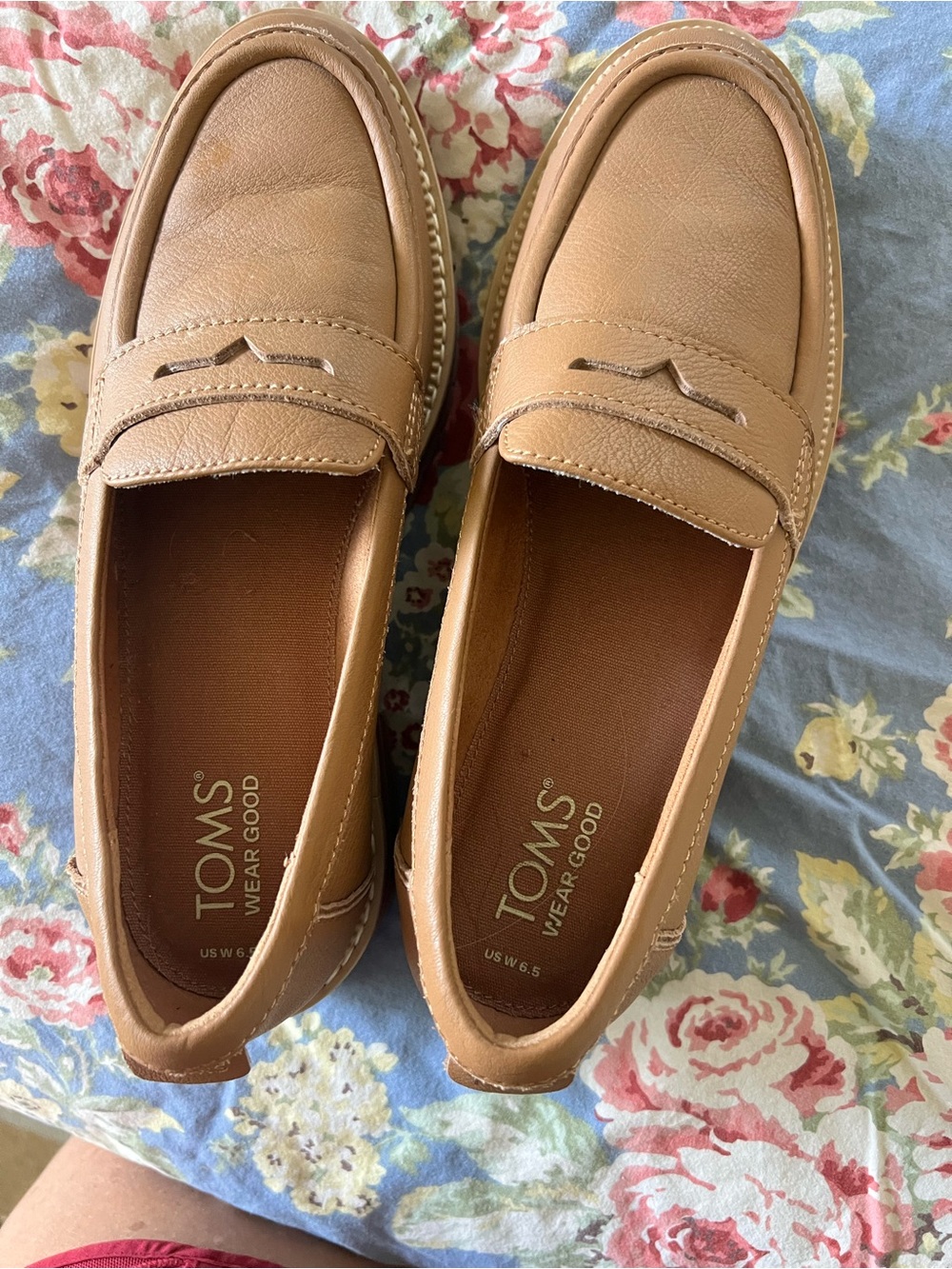 TOMS women’s Tan Leather Penny Loafers